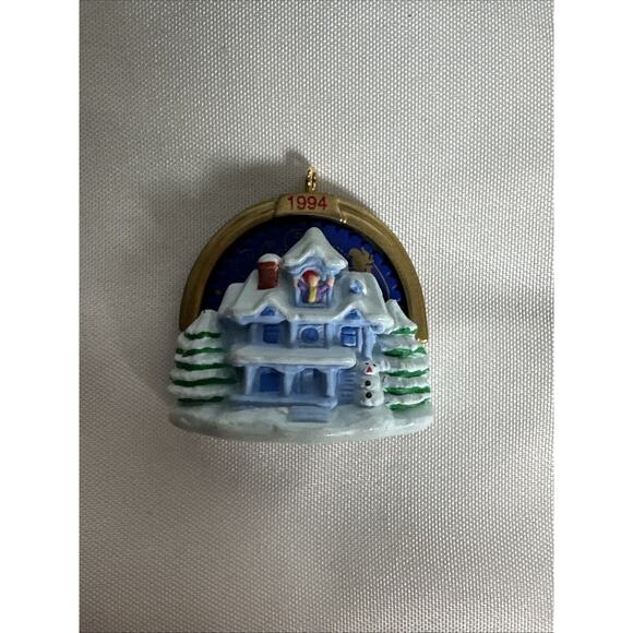 VTG Hallmark Miniature A Merry Flight Features Movement Hallmark Ornament - Picture 3 of 5